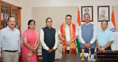 राजस्थान के पांचों कृषि विश्वविद्यालयों के कुलगुरुओं ने राज्यपाल, मुख्यमंत्री और कृषि मंत्री से की शिष्टाचार भेंट, कृषि शिक्षा व किसानों के हित में समन्वित कार्ययोजना पर चर्चा राजस्थान के पांचों कृषि विश्वविद्यालयों के कुलगुरुओं ने राज्यपाल, मुख्यमंत्री और कृषि मंत्री से की शिष्टाचार भेंट, कृषि शिक्षा व किसानों के हित में समन्वित कार्ययोजना पर चर्चा