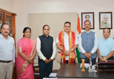 राजस्थान के पांचों कृषि विश्वविद्यालयों के कुलगुरुओं ने राज्यपाल, मुख्यमंत्री और कृषि मंत्री से की शिष्टाचार भेंट, कृषि शिक्षा व किसानों के हित में समन्वित कार्ययोजना पर चर्चा राजस्थान के पांचों कृषि विश्वविद्यालयों के कुलगुरुओं ने राज्यपाल, मुख्यमंत्री और कृषि मंत्री से की शिष्टाचार भेंट, कृषि शिक्षा व किसानों के हित में समन्वित कार्ययोजना पर चर्चा